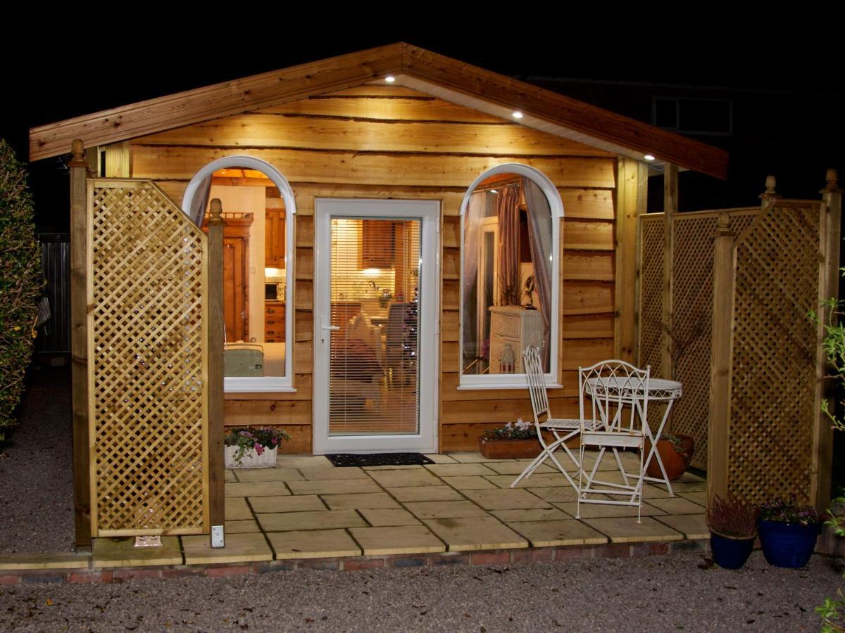 Formby Pinewood Studio Bed & Breakfast Eksteriør bilde