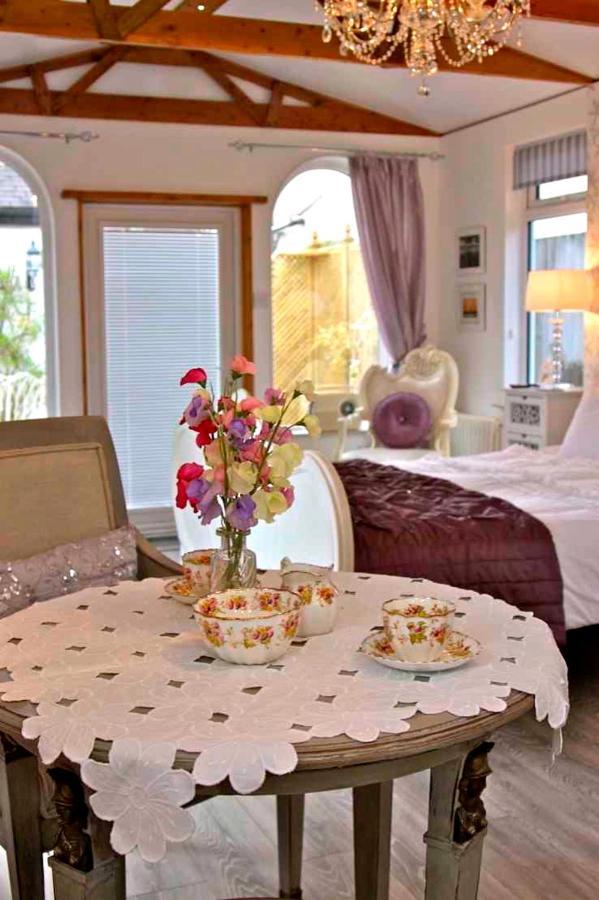 Formby Pinewood Studio Bed & Breakfast Eksteriør bilde