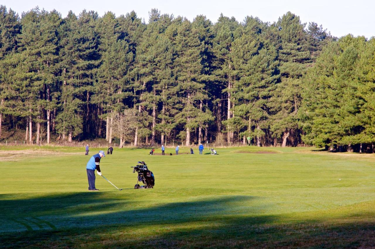 Formby Pinewood Studio Bed & Breakfast Eksteriør bilde