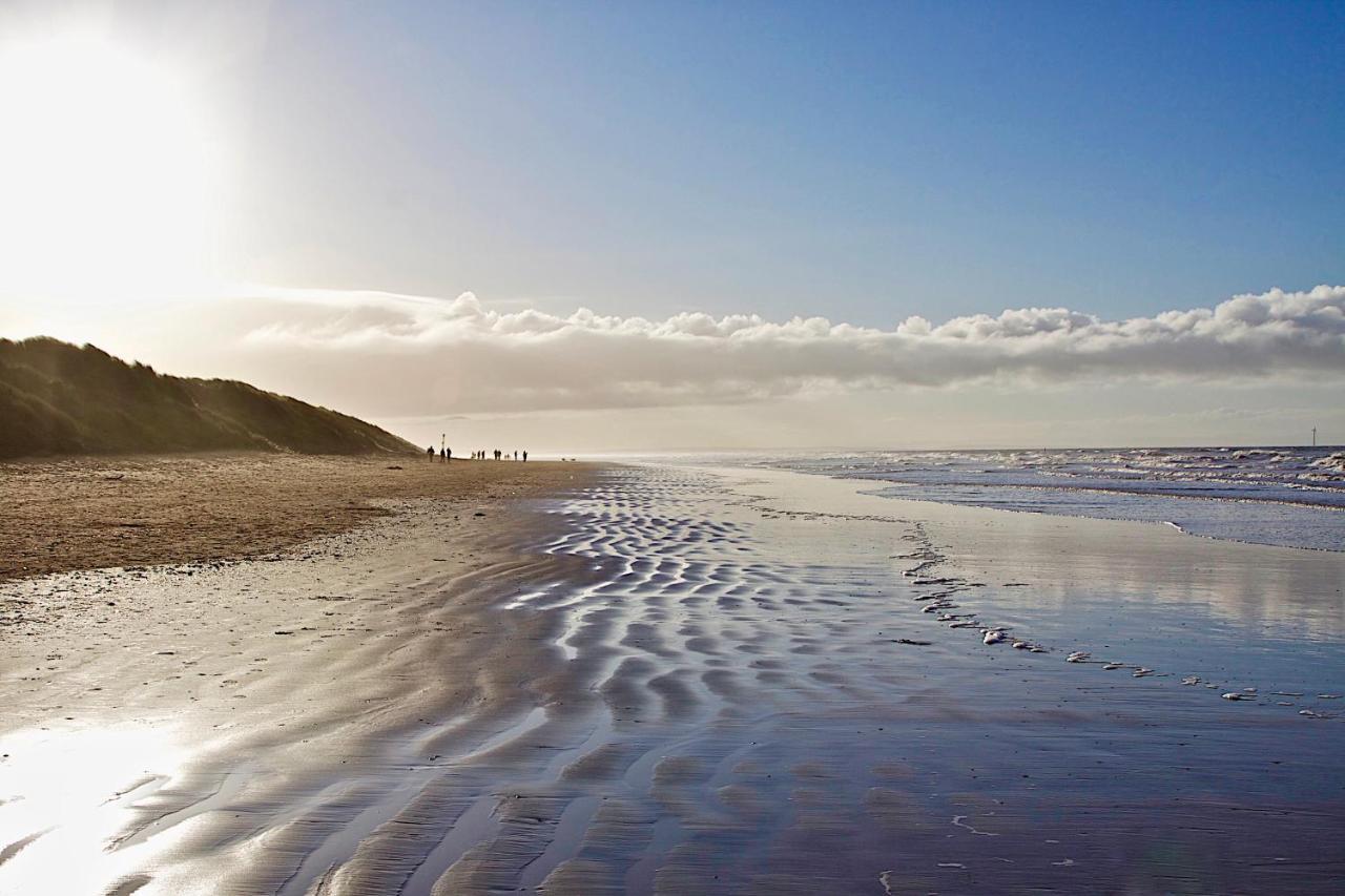 Formby Pinewood Studio Bed & Breakfast Eksteriør bilde